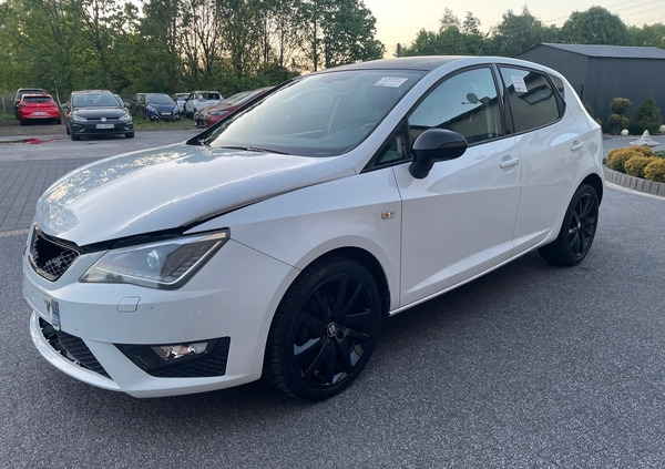 Seat Ibiza cena 23900 przebieg: 98000, rok produkcji 2015 z Knurów małe 232